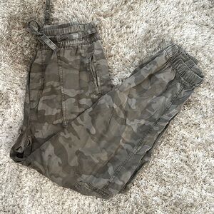 American Eagle Camo Jumper pants